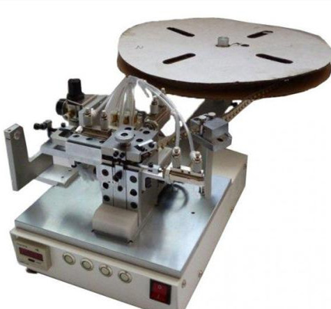 端子機廠家的壓著機在穿線時怎么操作的？